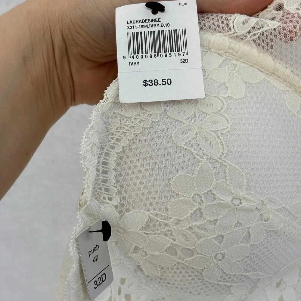 Fredericks of Hollywood Bra 32D Ivory Lace High Neck Push Up Laura Desiree